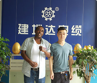 來自津巴布韋客戶對(duì)太陽(yáng)能光伏電纜的一致贊譽(yù)